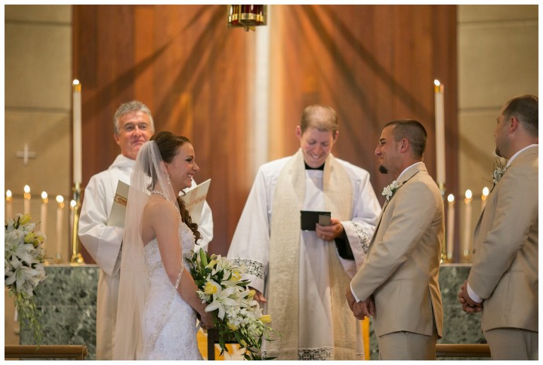 Pittsburgh Wedding Photographer - Doubletree Wedding Moon Township - Spring wedding in Pittsburgh (14)