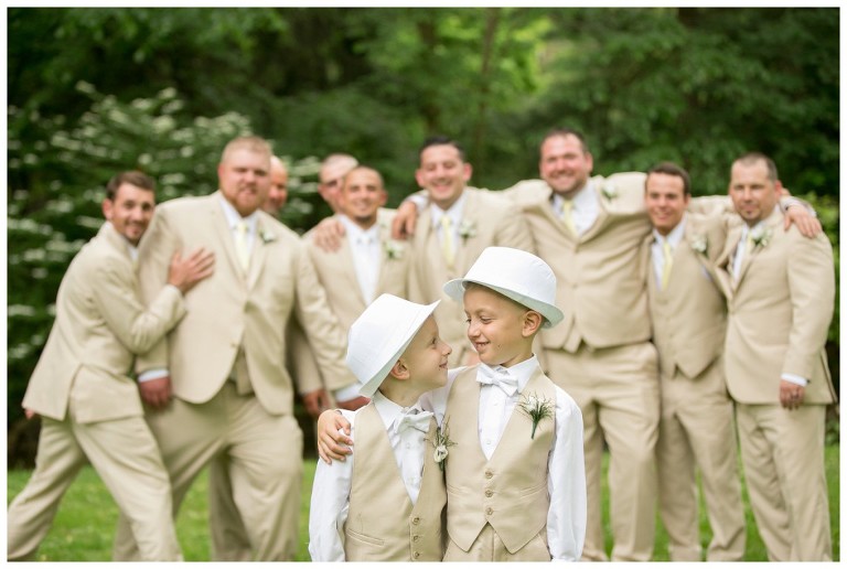 Pittsburgh Wedding Photographer - Doubletree Wedding Moon Township - Spring wedding in Pittsburgh (23)