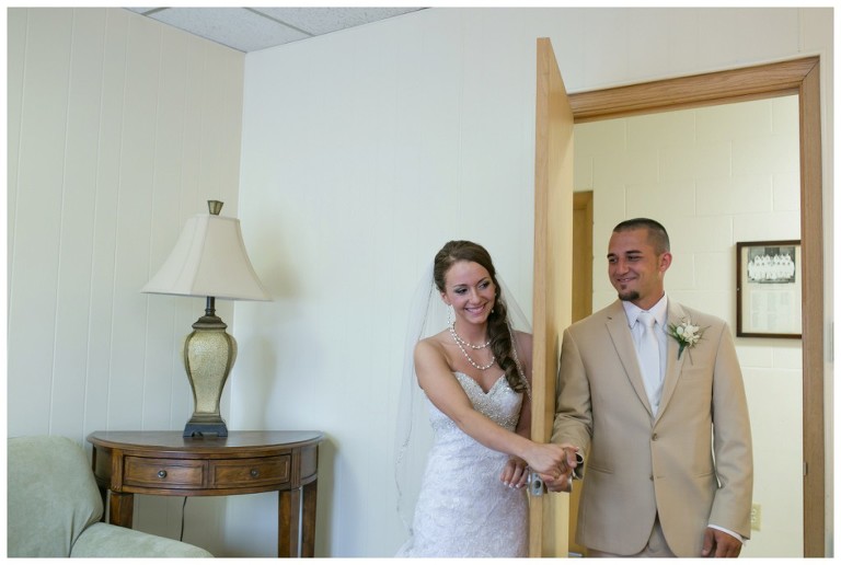 Pittsburgh Wedding Photographer - Doubletree Wedding Moon Township - Spring wedding in Pittsburgh (7)